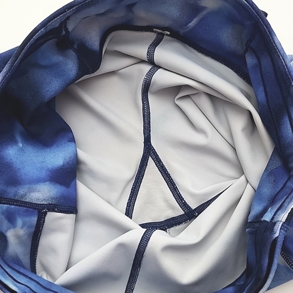 Lululemon Women's Speed Up Tight Full-On Luxtreme Blue White 26" Inseam 8 - Picture 10 of 16